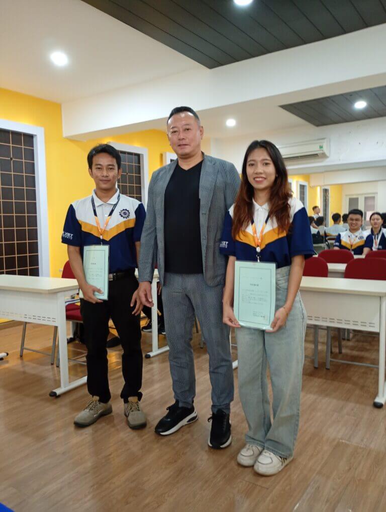 内定者4名の内定式