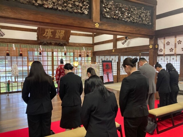 令和７年度　新入社員入社式