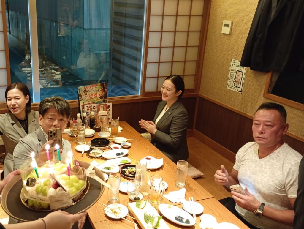 河端社長、黒田専務、柏田店長、立花さん