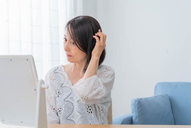 遺伝以外の女性の薄毛を進行させる原因とは?