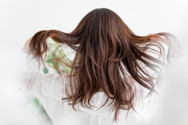 分け目を目立たなくする!頭皮に優しいヘアケアとスタイリング