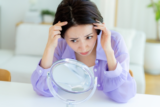 ロン毛が原因で起こる薄毛とは？