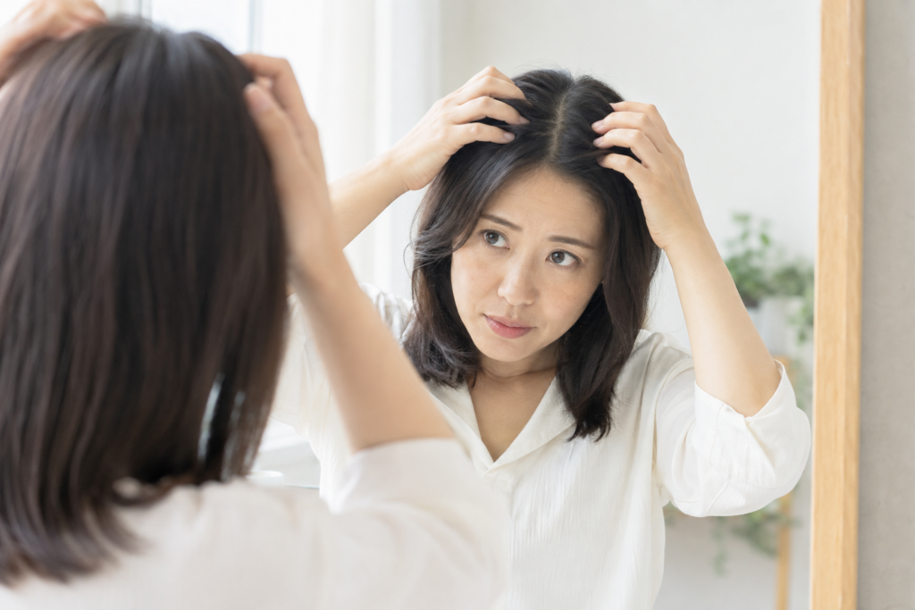 日焼け後に抜け毛が増えたと感じる理由